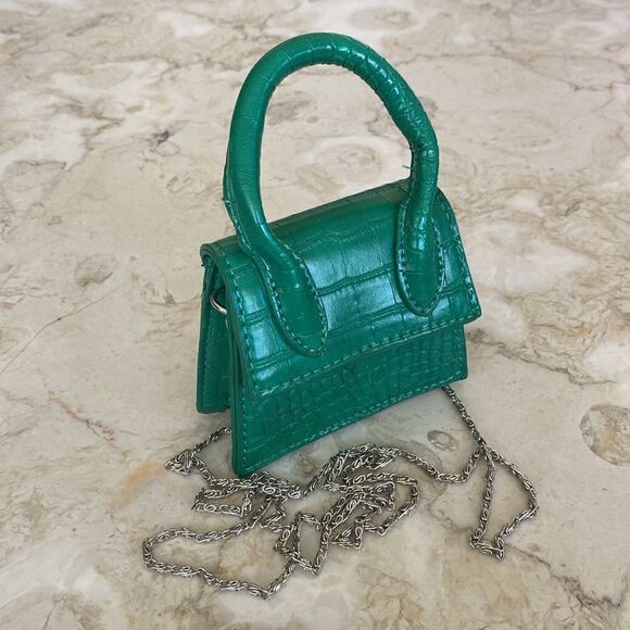 Ultra Mini Le Chiquito Green Croc Embossed Faux Leather Bag w/ Chain Strap - Picture 2 of 10